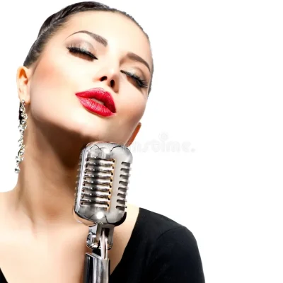 mujer-cantante-con-el-micrófono-retro-29622969